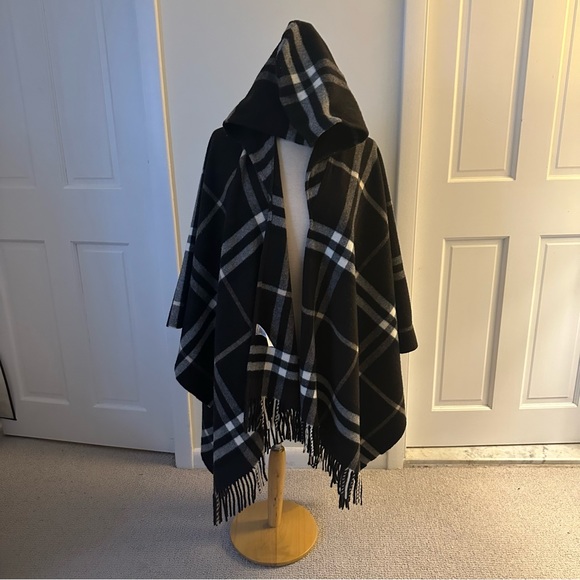 Brown Burberry Check Shawl Cape with Hood - Picture 12 of 15